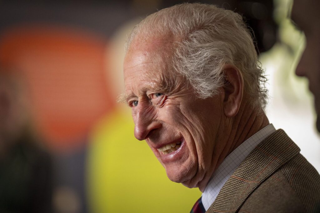 King praises health workers and calls for unity after riots