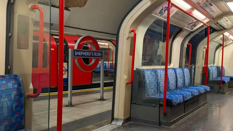 Woman unconscious after glass bottle Tube assault
